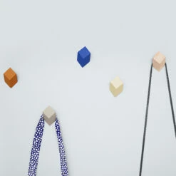 HAY Iso Hook, Cerise Red, 3 Pcs 5 HAY Iso Hook, Cerise Red, 3 Pcs -Hay 55HaySS2017 iso HV