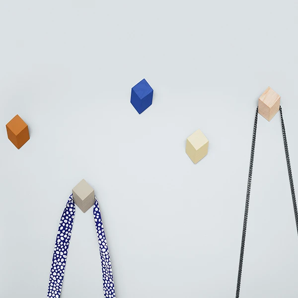 HAY Iso Hook, Cerise Red, 3 Pcs 3 HAY Iso Hook, Cerise Red, 3 Pcs - Image 3