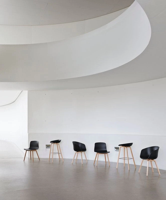 HAY About A Chair AAC12 Eco, Lacquered Oak - Black 3 HAY About A Chair AAC12 Eco, Lacquered Oak - Black - Image 3