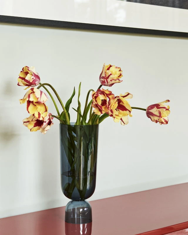 HAY Bottoms Up Vase, L, Navy Blue 5 HAY Bottoms Up Vase, L, Navy Blue - Image 5