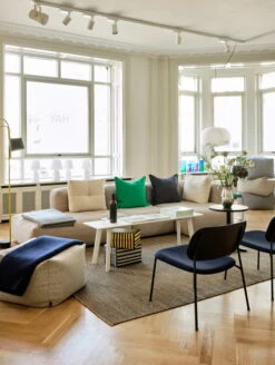 HAY Moiré Kelim Rug, Cinnamon 8 HAY Moiré Kelim Rug, Cinnamon -Hay Mags Soft 3 Seater comb 4 right Metaphore 027 beige stitching Moire Kelim cinnamon CPH Deux 215 Bench L140xW35xH45 pearl white laminate pearl white plywood