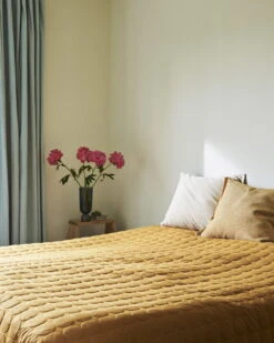 HAY Mega Dot Bed Cover, Mustard 10 HAY Mega Dot Bed Cover, Mustard -Hay Mega Dot mustard