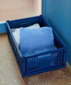 HAY Colour Crate, L, Recycled Plastic, Dark Blue 11 HAY Colour Crate, L, Recycled Plastic, Dark Blue -Hay Mono Bath Towel sky blue Hay Colour Crate dark blue