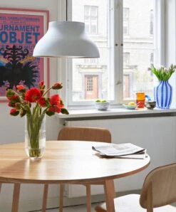 HAY Soft Edge 60 Chair, Lacquered Oak 9 HAY Soft Edge 60 Chair, Lacquered Oak -Hay PC Pendant M Aluminium Triangle Leg Table oiled oak Soft Edge 60 wood Juice Vase blue