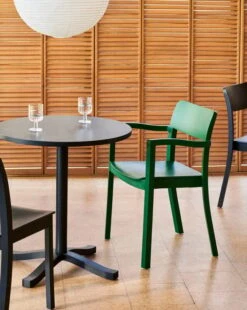 HAY Tavern Glass, L, Clear 11 HAY Tavern Glass, L, Clear -Hay Pastis Armchair pine green wb lacquer ash Pastis Table black wb lacquer ash Tavern Glass L clear Rice Paper Shade 1