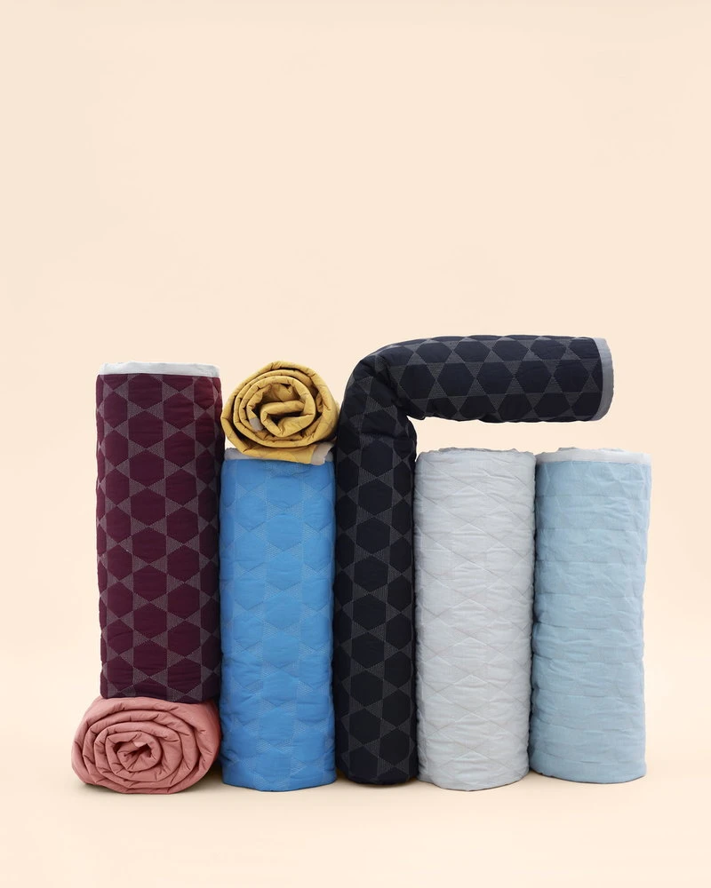 HAY Mega Dot Bed Cover, Light Grey 4 HAY Mega Dot Bed Cover, Light Grey - Image 4