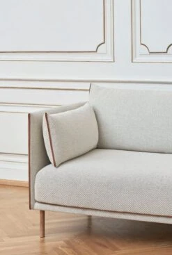 HAY Silhouette Sofa 2-seater, Coda 100/Sense Cognac - Oiled Oak 11 HAY Silhouette Sofa 2-seater, Coda 100/Sense Cognac - Oiled Oak -Hay Silhouette Sofa low 2 Seater Uph Coda 100 Piping cognac leather 02