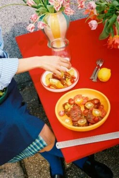 HAY Sobremesa Stripe Vase, L, Green - Yellow -Hay Sobremesa Serving Bowl S white with red rim Sobremesa Serving Bowl L yellow Sobremesa Stripe Vase