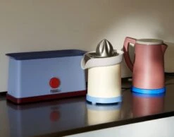 HAY Sowden Kettle, Brown -Hay Sowden Toaster blue Sowden Juicer yellow Sowden Kettle brown