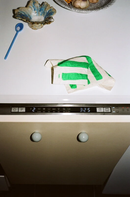 HAY Sponge Dish Cloth, White - Green, 3 Pcs 5 HAY Sponge Dish Cloth, White - Green, 3 Pcs - Image 5