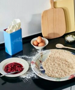 HAY Rainbow Bowl, Small, Sand -Hay Tin by Sowden blue Plank Swirl Bowl multi splash 1